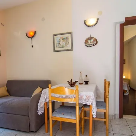 Mari Διαμέρισμα Stomorska